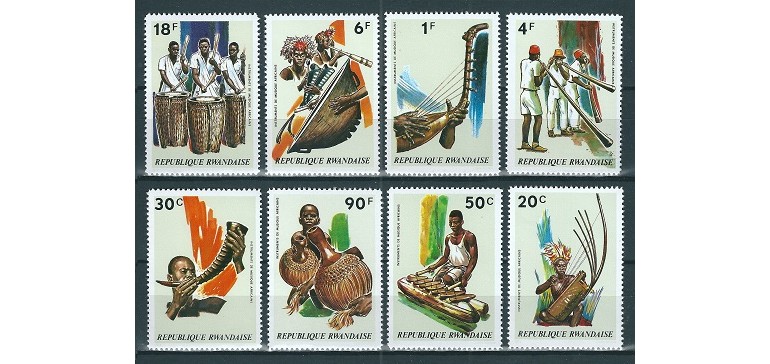 RWANDA 1973 - INSTRUMENTE MUZICALE AFRICANE - SERIE DE 8 TIMBRE - NESTAMPILATA - MNH / at60